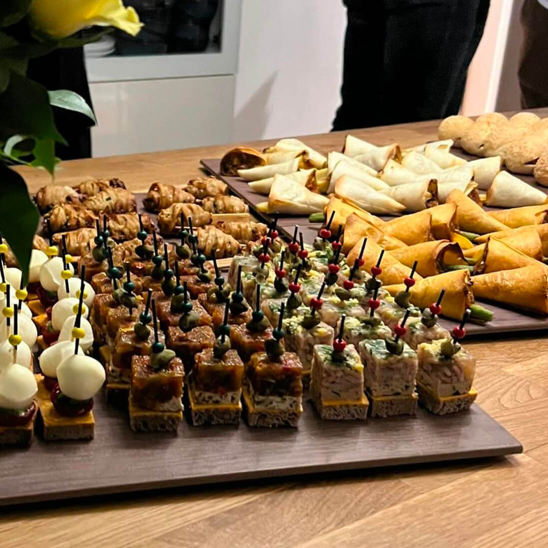 Wie viele Personen könnt ihr maximal bedienen?